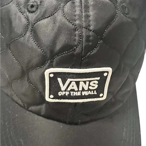 Vans Off The Wall Snow Boarding Hat quilted Insulated Black Adjustable Mens - Picture 2 of 6